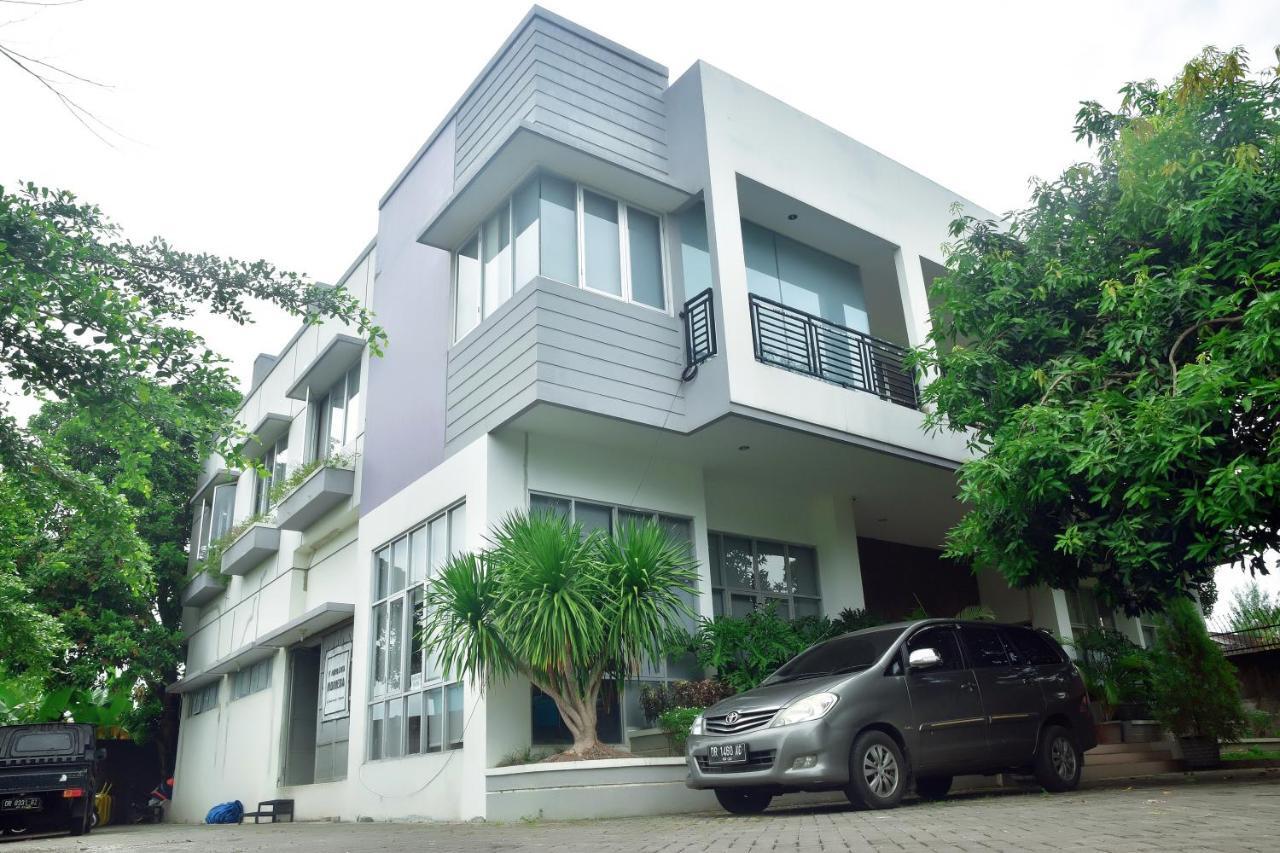 Footprints Xperience Hostel Mataram Exterior photo